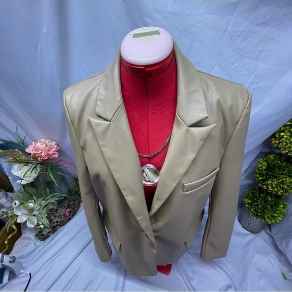 Forever 21 faux leather oversized blazer tan colour size medium - Picture 2 of 16
